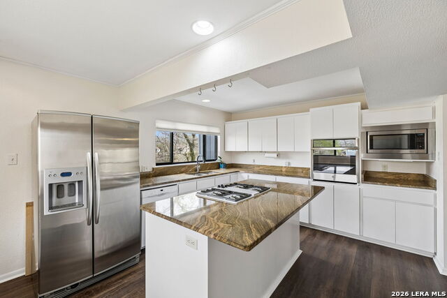 Image 17 of 33 For 54 Hampton Dr S