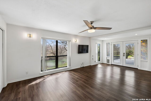 Image 19 of 33 For 54 Hampton Dr S