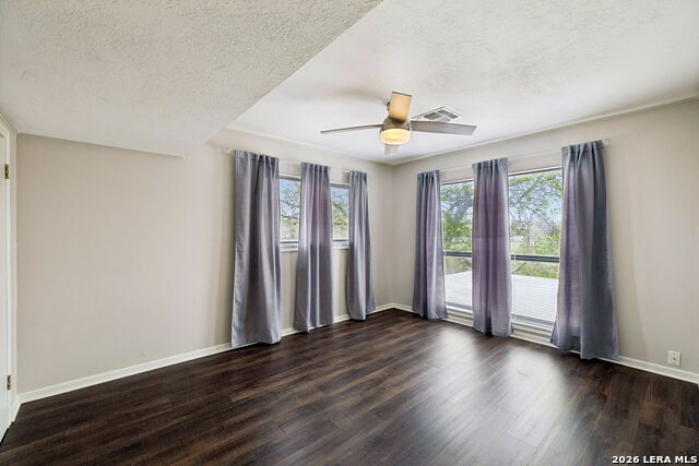 Image 26 of 33 For 54 Hampton Dr S