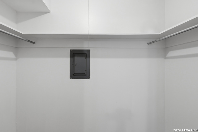 Image 11 of 27 For 8702 Village Dr  123