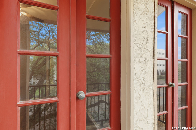 Image 5 of 27 For 8702 Village Dr  123