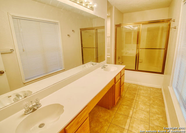 Image 11 of 15 For 13911 Edge Point Dr