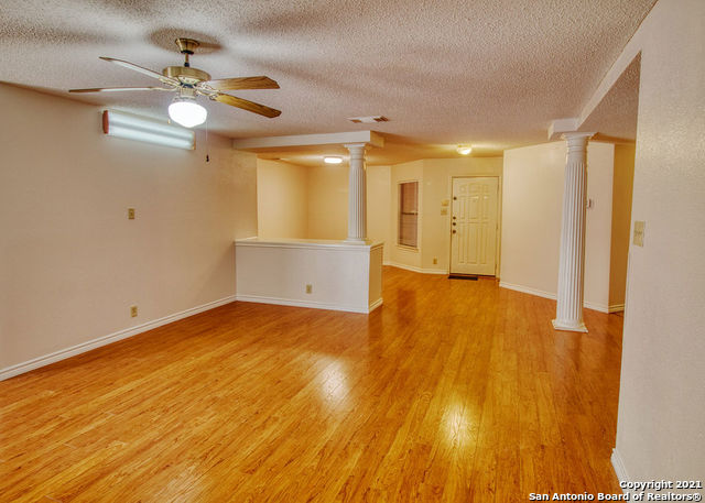Image 4 of 15 For 13911 Edge Point Dr