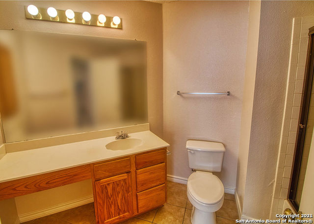 Image 7 of 15 For 13911 Edge Point Dr