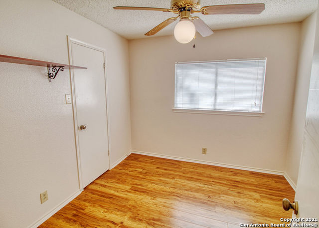 Image 8 of 15 For 13911 Edge Point Dr