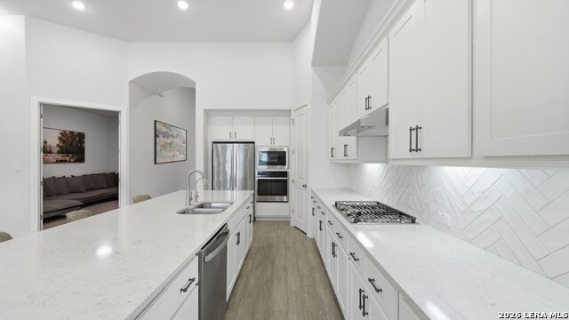 Listing photo id 10 for 1323 Academy Oaks