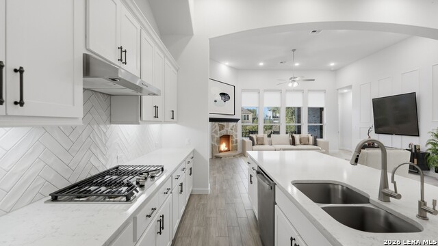 Listing photo id 12 for 1323 Academy Oaks