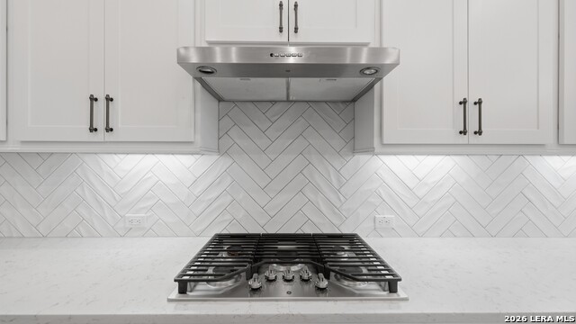 Listing photo id 13 for 1323 Academy Oaks