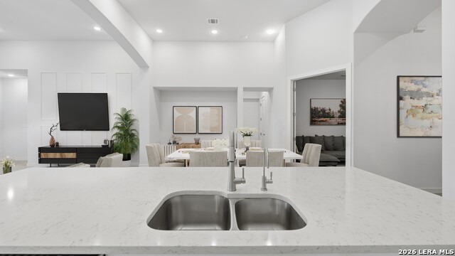 Listing photo id 14 for 1323 Academy Oaks