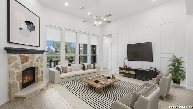 Listing photo id 5 for 1323 Academy Oaks