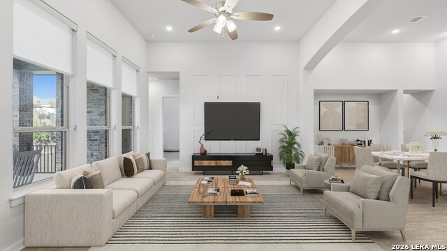 Listing photo id 6 for 1323 Academy Oaks