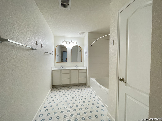 Image 15 of 27 For 7746 Heavenly Arbor