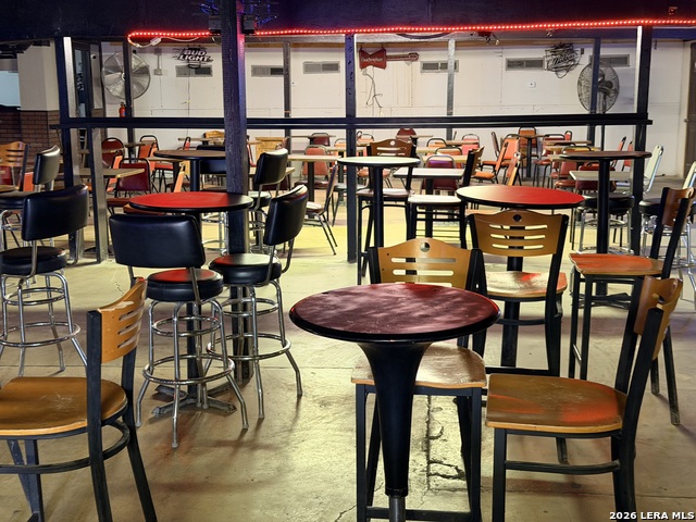 Image 10 of 46 For 3239 Commerce St. W