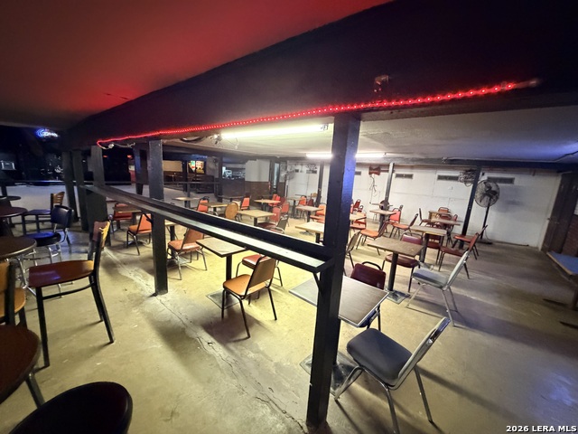 Image 18 of 46 For 3239 Commerce St. W