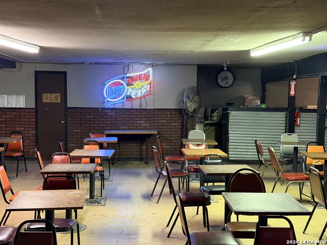 Image 25 of 46 For 3239 Commerce St. W