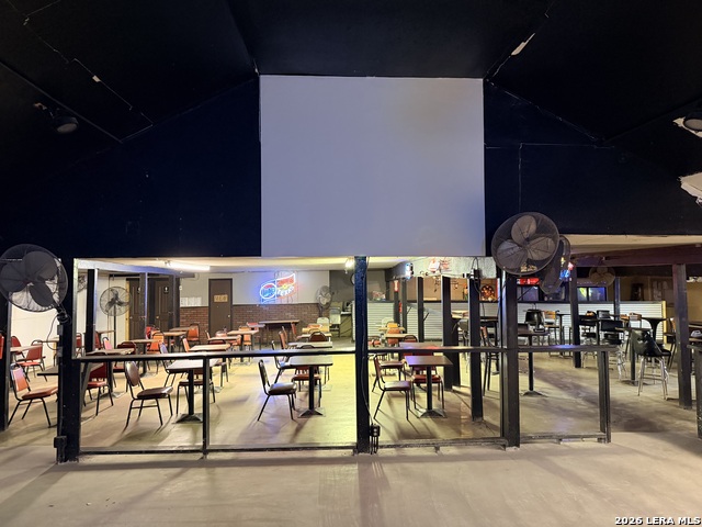 Image 26 of 46 For 3239 Commerce St. W