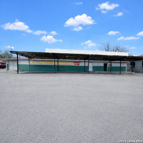 Image 3 of 46 For 3239 Commerce St. W