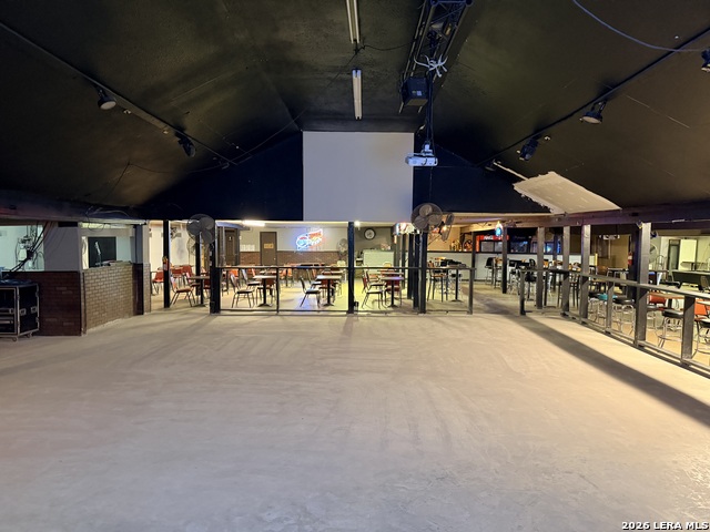 Image 34 of 46 For 3239 Commerce St. W