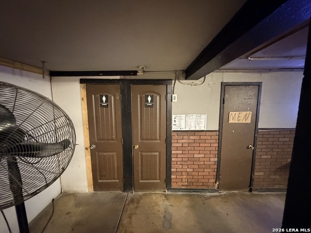 Image 37 of 46 For 3239 Commerce St. W