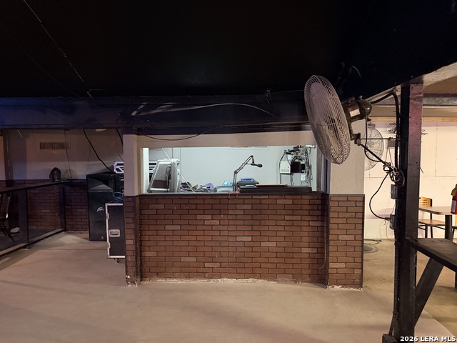 Image 39 of 46 For 3239 Commerce St. W