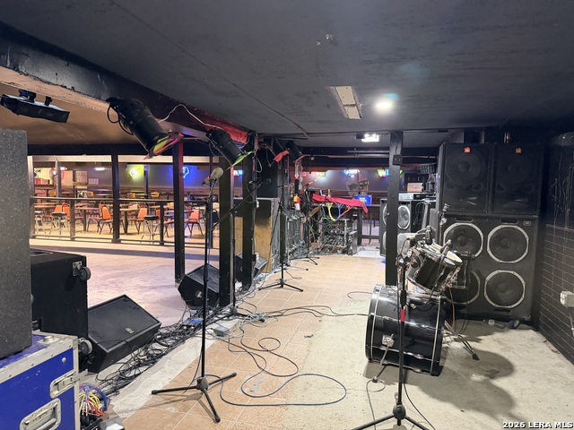 Image 42 of 46 For 3239 Commerce St. W