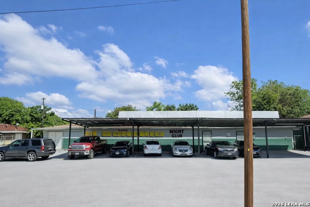 Image 5 of 46 For 3239 Commerce St. W