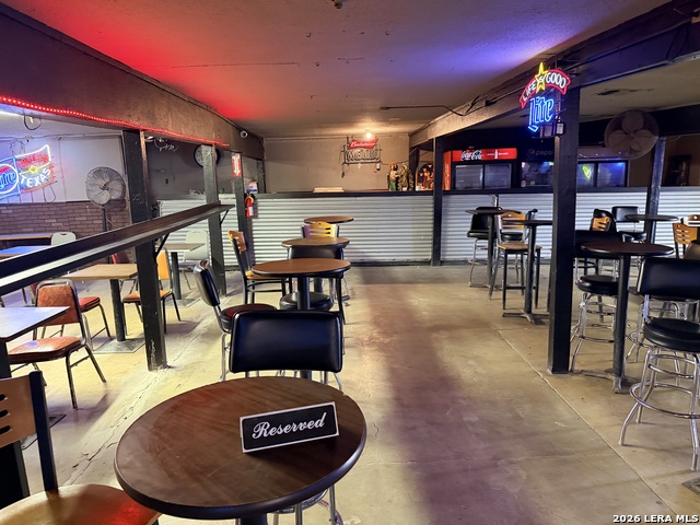 Image 8 of 46 For 3239 Commerce St. W