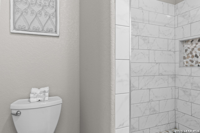 Image 16 of 31 For 8116 Ventura