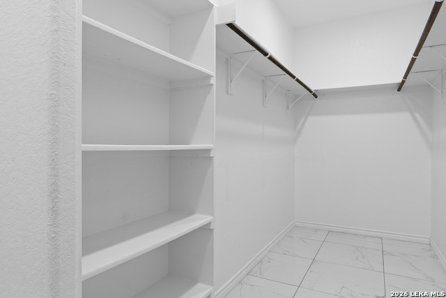 Image 18 of 31 For 8116 Ventura