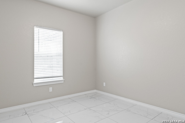 Image 21 of 31 For 8116 Ventura