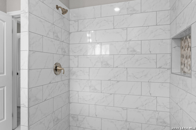 Image 26 of 31 For 8116 Ventura