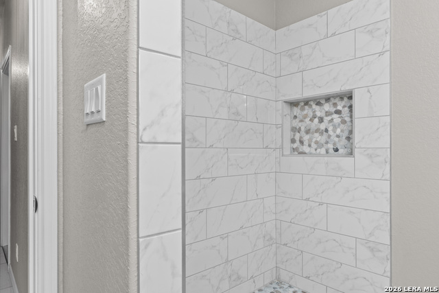 Image 27 of 31 For 8116 Ventura