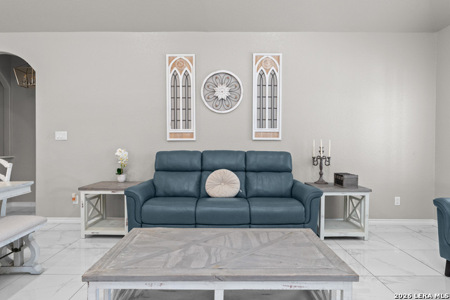 Image 6 of 31 For 8116 Ventura