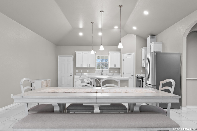 Image 8 of 31 For 8116 Ventura