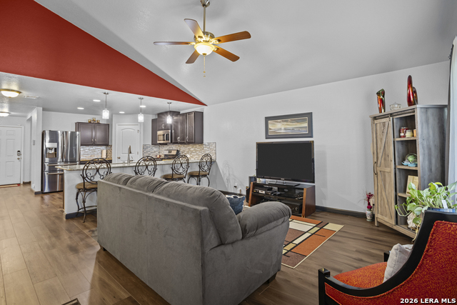 Image 15 of 35 For 8911 Quihi  