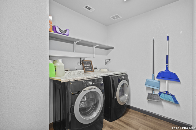 Image 32 of 35 For 8911 Quihi  