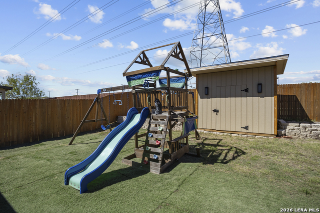 Image 35 of 35 For 8911 Quihi  