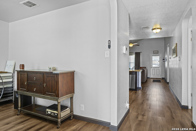 Image 4 of 35 For 8911 Quihi  