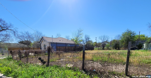 Image 6 of 13 For 2134 Aransas Ave