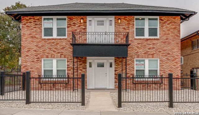 Image 2 of 32 For 316 Cypress St W