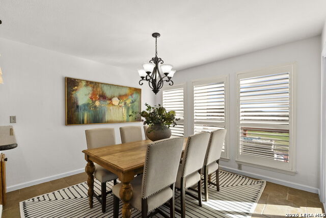 Image 13 of 36 For 105 E Tapatio Dr