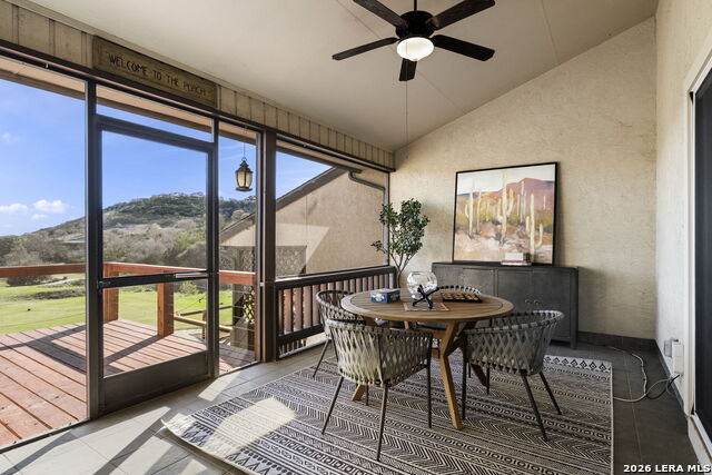 Image 15 of 36 For 105 E Tapatio Dr