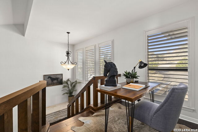 Image 16 of 36 For 105 E Tapatio Dr