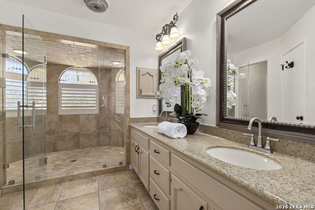 Image 22 of 36 For 105 E Tapatio Dr