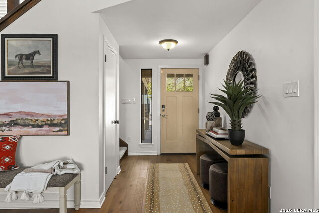 Image 3 of 36 For 105 E Tapatio Dr