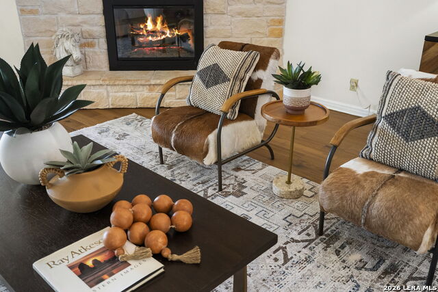 Image 6 of 36 For 105 E Tapatio Dr