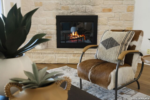 Image 7 of 36 For 105 E Tapatio Dr