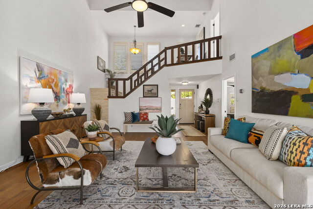 Image 8 of 36 For 105 E Tapatio Dr