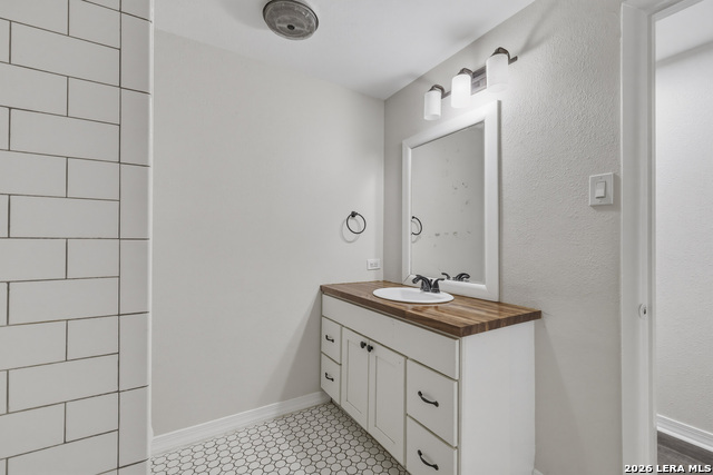 Image 27 of 36 For 630 Rocklyn  