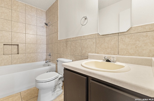 Listing photo id 17 for 9806 Kelton  